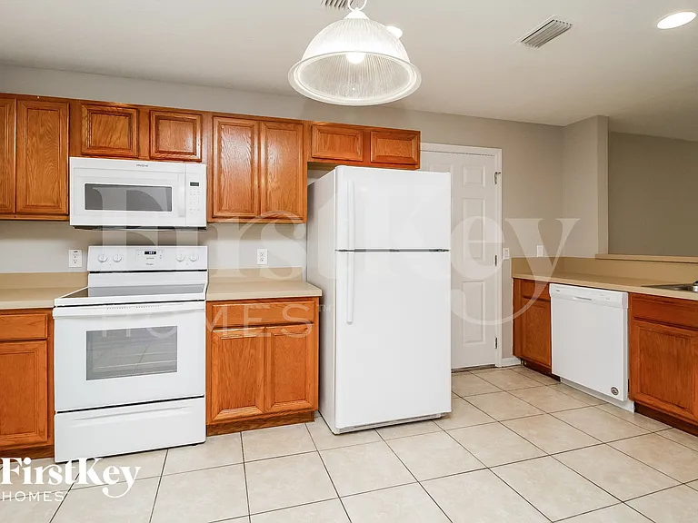 421 Dove Dr — Photo 6