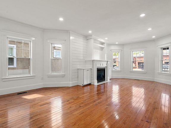 3rd image of 262 Belmont St #1