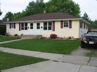 120 Daniel Ct, Combined Locks, WI 54113