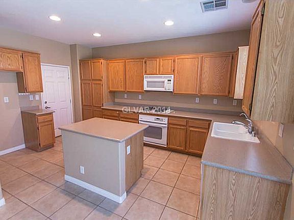 4th image of 11026 Lampione St