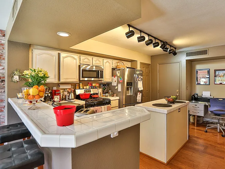 2657 Seashore Dr — Photo 16