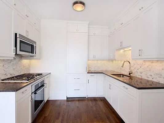 Rented by Corcoran | media 27