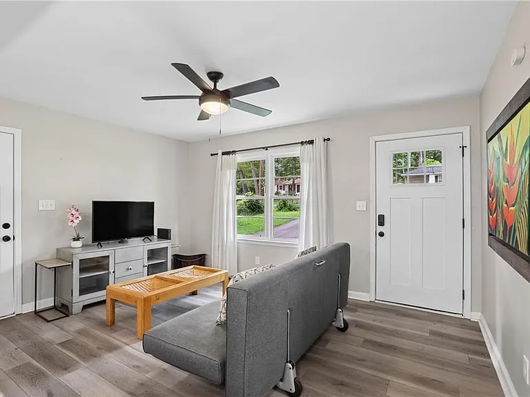6385 Lobelia Rd SW — Photo 5