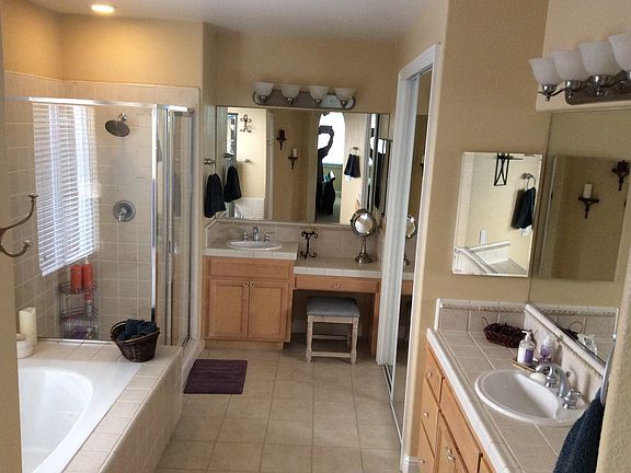 2nd image of 5240 Garlenda Dr