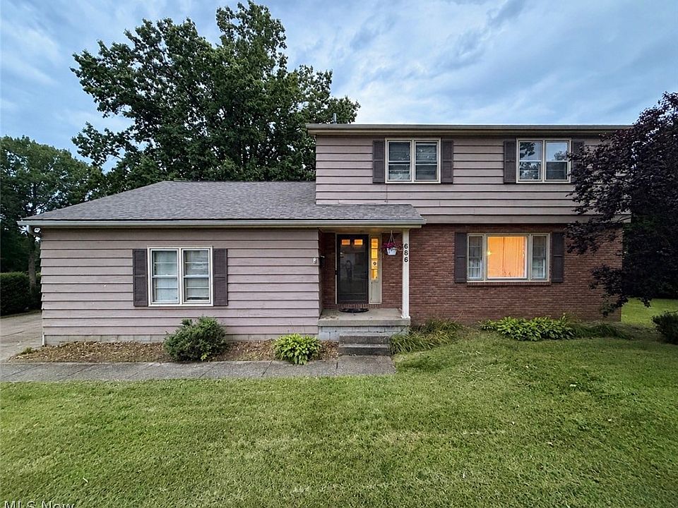 1st image of 686 Forestridge Dr