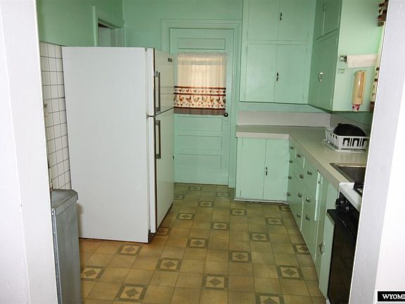 5th image of 2219 W D St