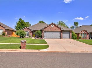 16600 Hardwood Pl, Edmond, OK 73012