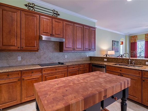 5th image of 10069 Lions Bay Ct