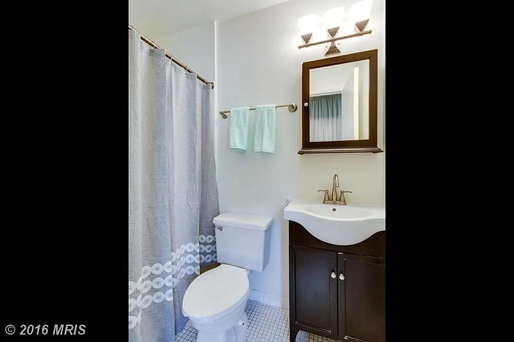 3 bed, 2178 sqft, $2,500 — Photo 2