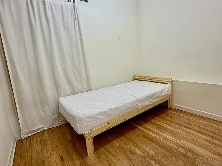 401 10th St NW #D211 — Photo 15