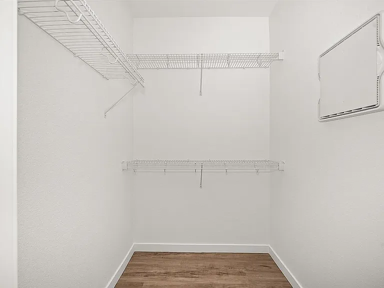 505 E Hawthorne Rd #713 — Photo 6