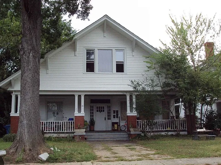 126 Bailey Cir #C — Photo 1