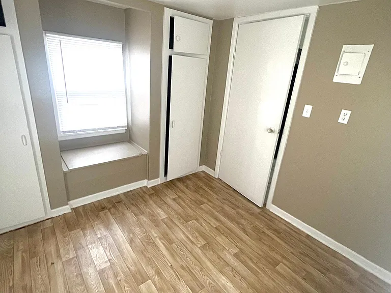 214 N Richmond Ave — Photo 5