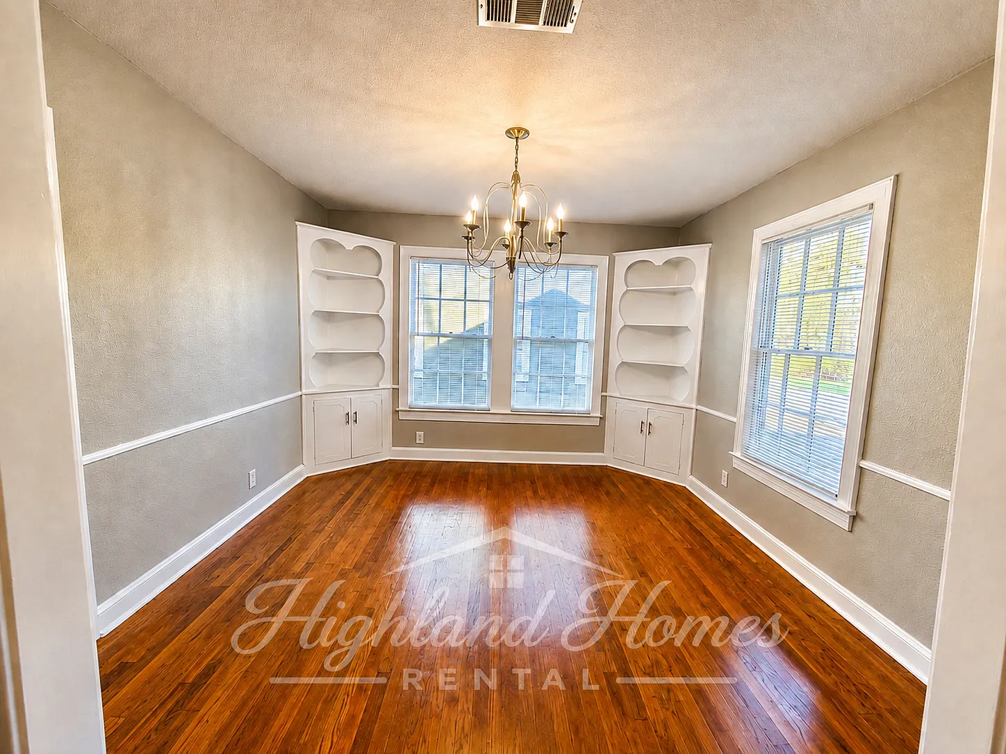 3 bed, 1.5 bath, 1270 sqft, $1,350 — Photo 4