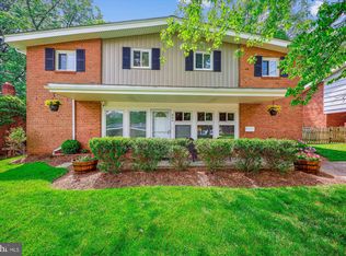 904 Hyde Rd, Silver Spring, MD 20902