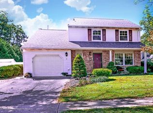 8 Scarlet Ln, Howell, NJ 07731