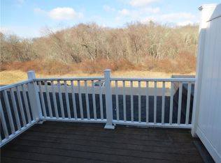 567 S County Trl APT 321, Exeter, RI 02822