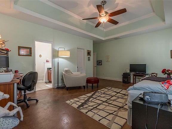 5th image of 708 Reese Ct