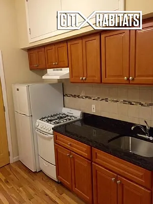 Rented by Citi Habitats | media 31