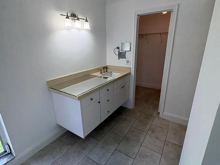 1020 Silk Oak Ter #104 — Photo 11