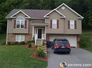203 Davidson Dr, Bluefield, VA 24605
