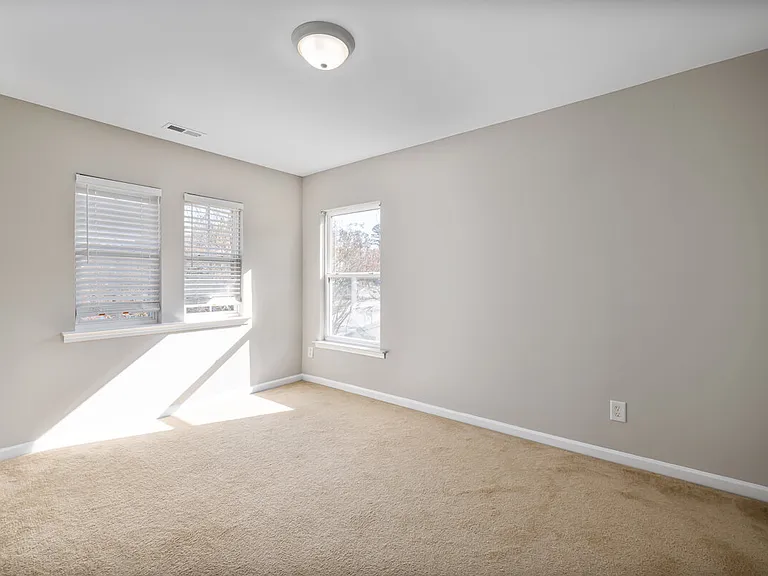 3030 Remington Oaks Cir — Photo 10