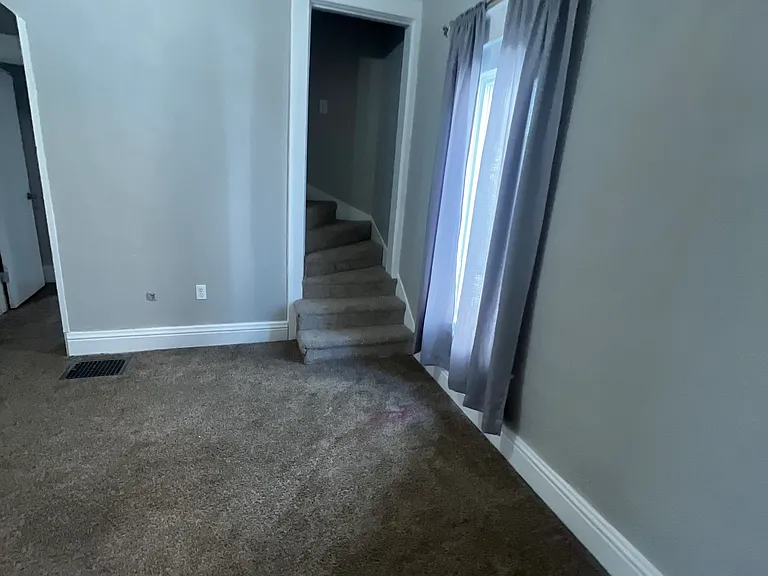 813 Saint Louis Ave — Photo 14
