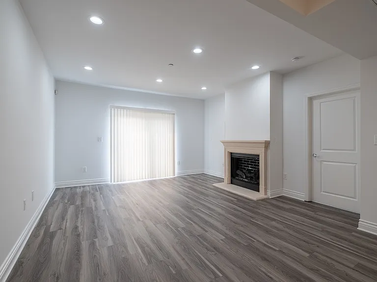 147 S Doheny Dr #303 — Photo 13