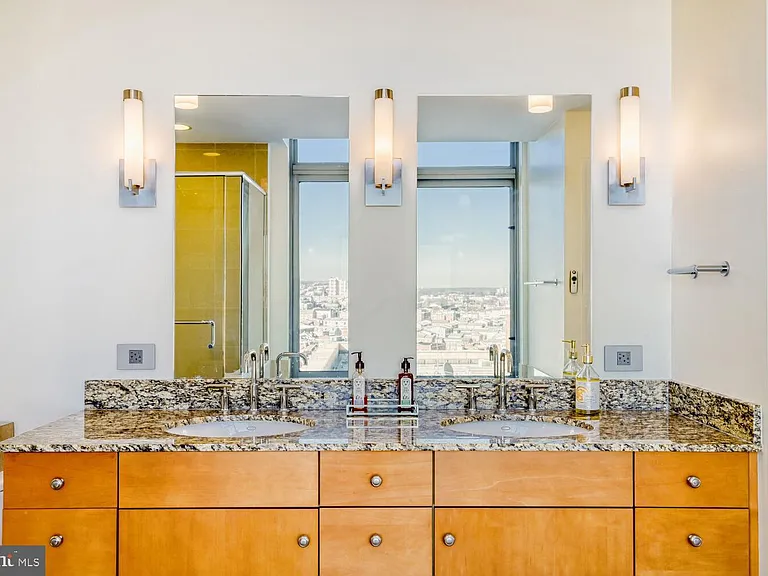 675 President St #1501 — Photo 14