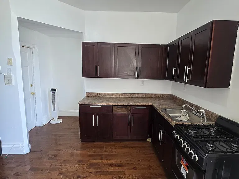 2 bed, $1,950 — Photo 2