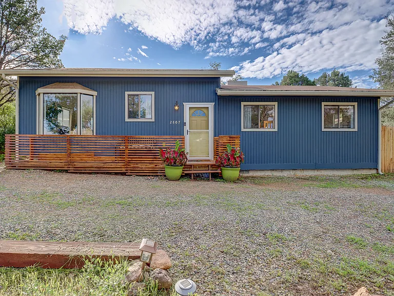 2807 Willow Creek Rd — Photo 16