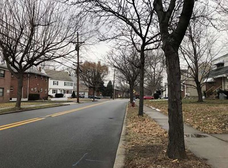 2nd image of 85 River Rd