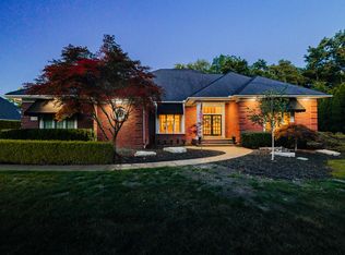 24339 Parke Ln, Grosse Ile, MI 48138