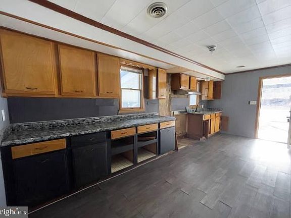 3rd image of 15128 Mount Savage Rd NW