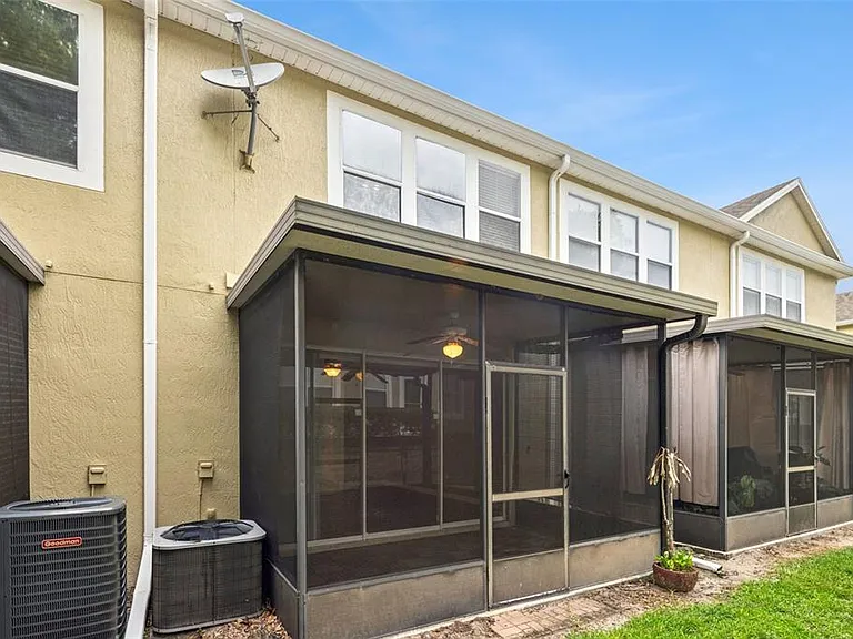 2561 Galliano Cir — Photo 32