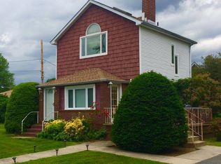 2319 Jackson Ave, Seaford, NY 11783