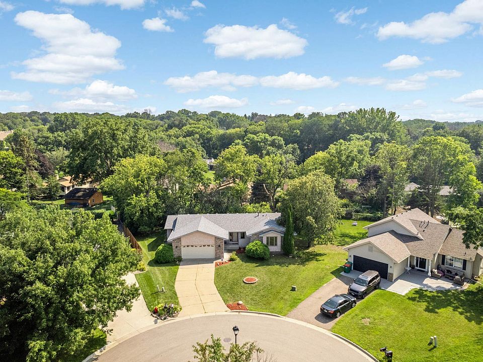 1st image of 1029 Forest Glen Ct
