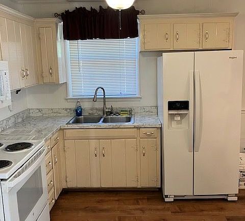 5th image of 4904 Dolphin Dr