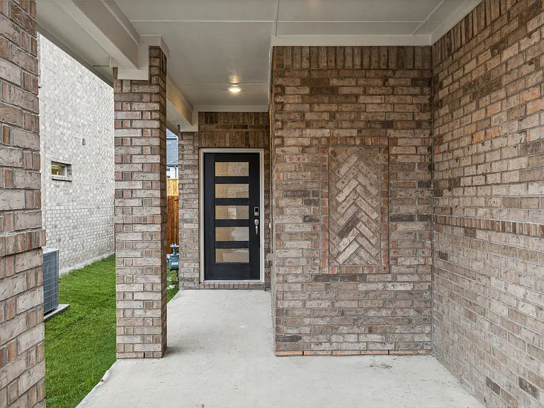 5110 Bonanza Ln — Photo 2