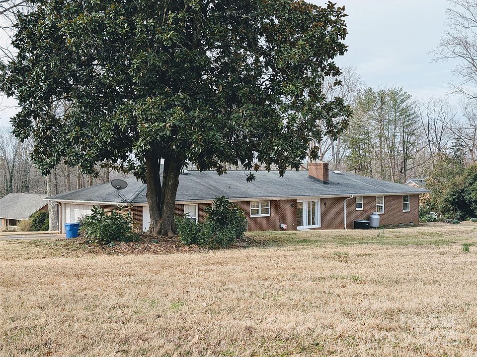 2nd image of 311 Squirrel Den Rd