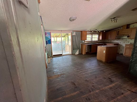 5th image of 89 Rosewood Ln