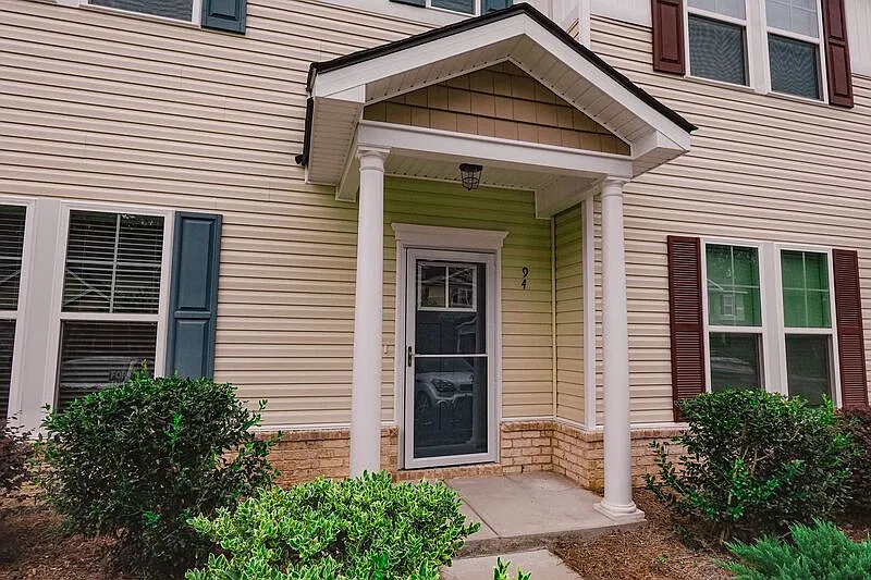 3 bed, 3.0 bath, 1540 sqft, $2,000 — Photo 4