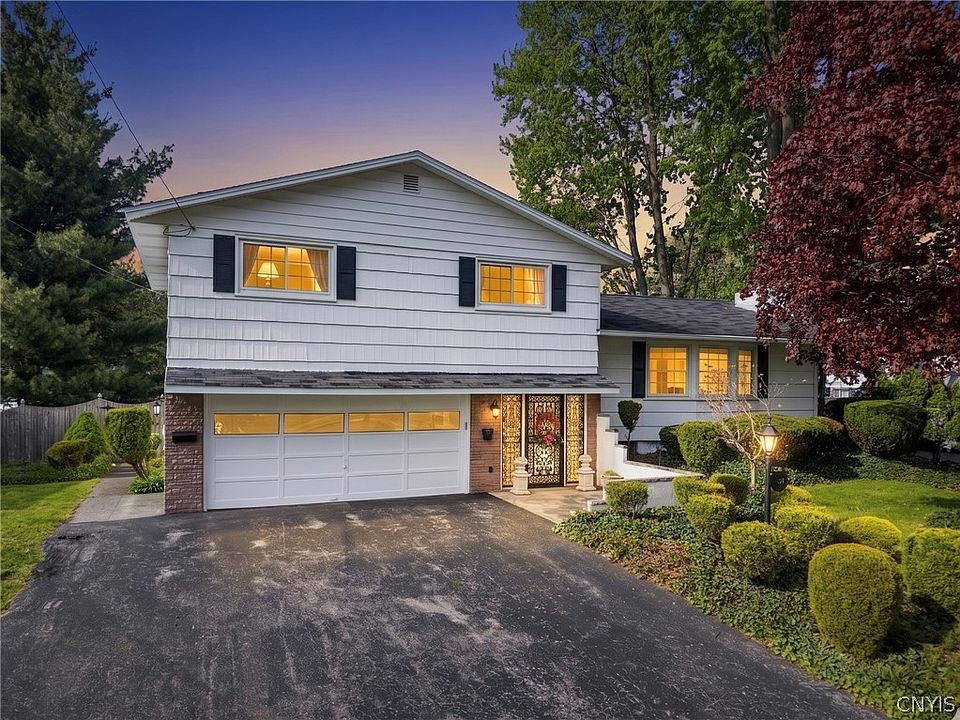 1st image of 210 Colony Park Dr