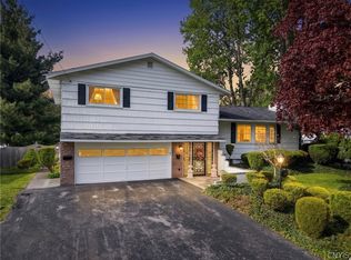 210 Colony Park Dr, Liverpool, NY 13088