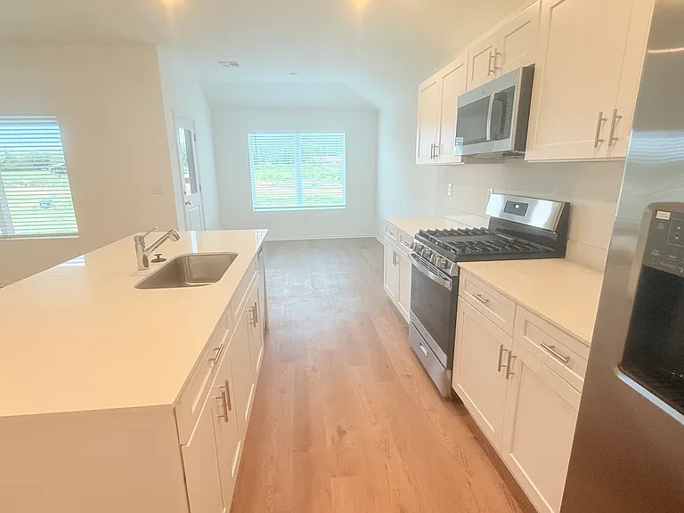 4005 Dutch Ln — Photo 10