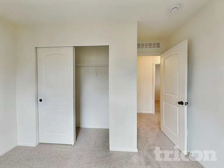 21895 E Radcliff Cir — Photo 12