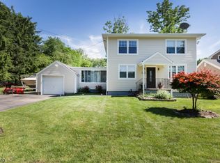 15 Ratcliffe Rd, Wayne, NJ 07470