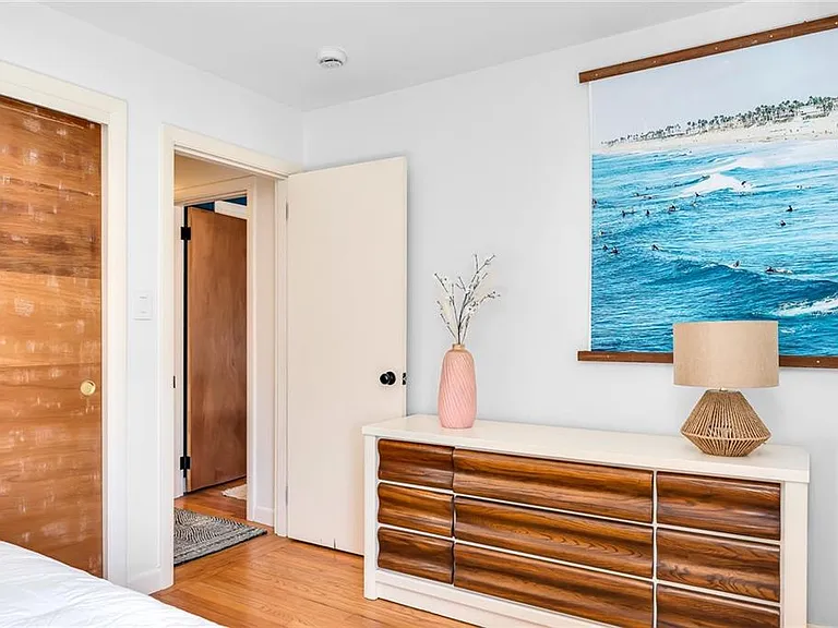 1 Collins Ter — Photo 24