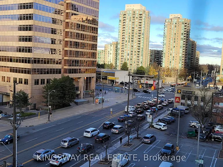 7 Lorraine Dr #812 — Photo 26