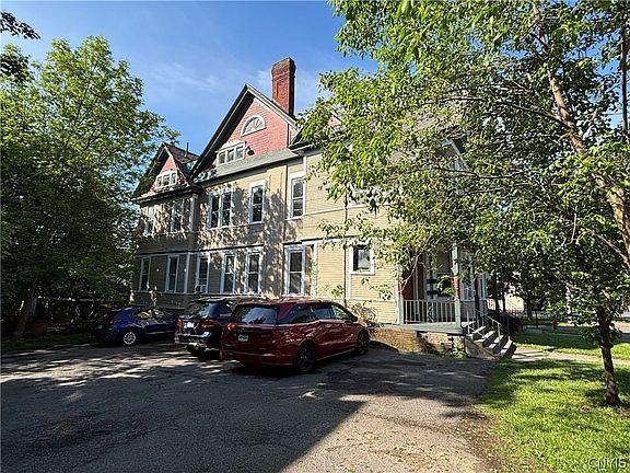 5th image of 200 Green St